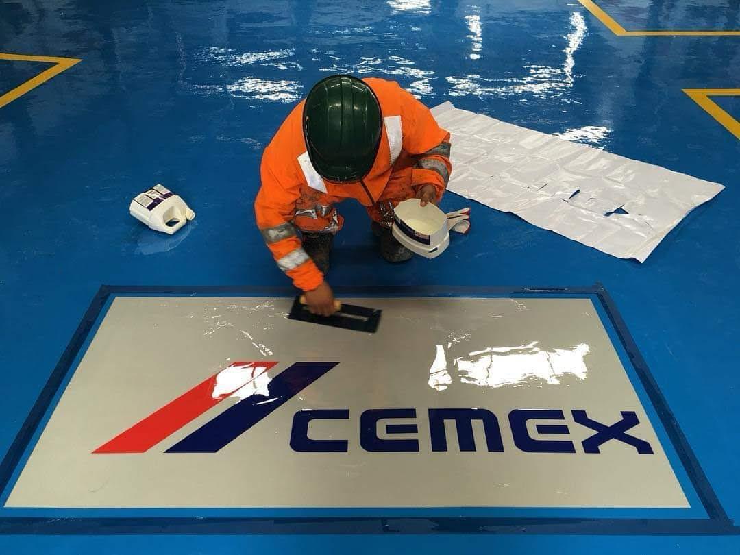 Piso epóxico sellado final